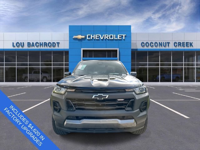 Used 2023 Chevrolet Colorado Trail Boss AWD/4WD image 3