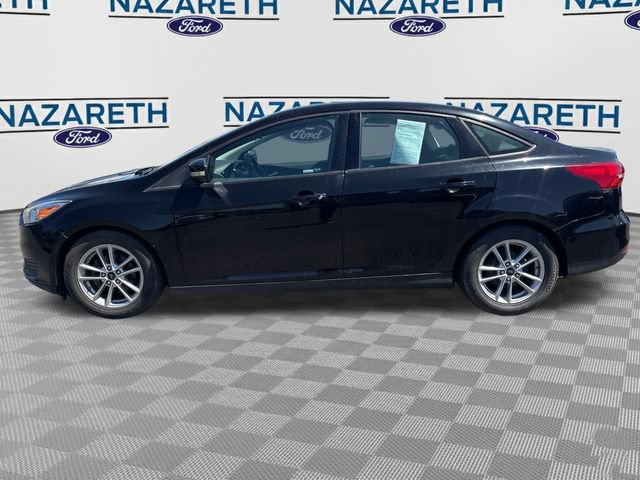 Used 2016 Ford Focus SE w/ SE Cold Weather Package FWD image 4