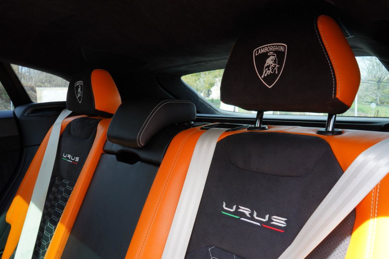 Used 2022 Lamborghini Urus AWD/4WD image 48