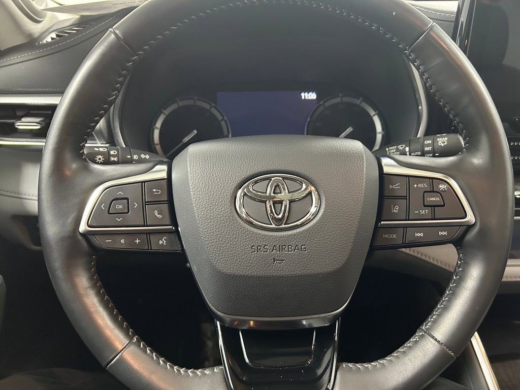 Used 2021 Toyota Highlander Platinum image 20