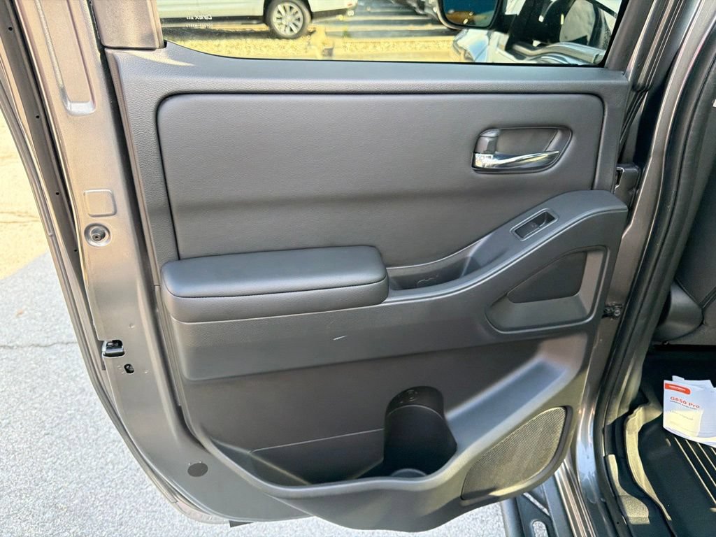 Used 2025 Nissan Frontier SV w/ SV Convenience Package AWD/4WD image 17