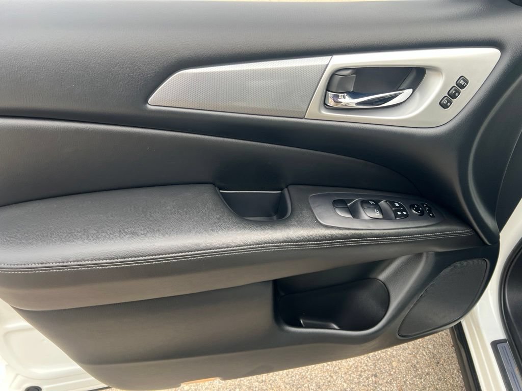 Used 2019 Nissan Pathfinder SL w/ SL Premium Package AWD/4WD image 7