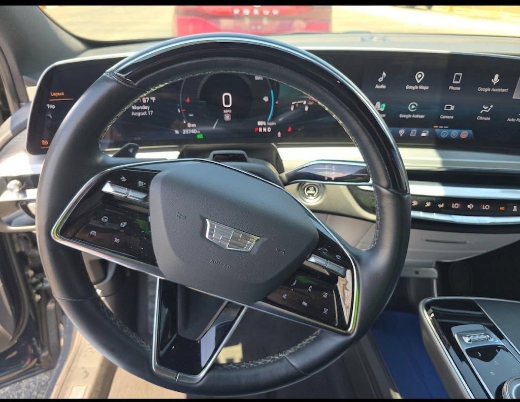 Used 2024 Cadillac Lyriq Sport AWD/4WD image 7