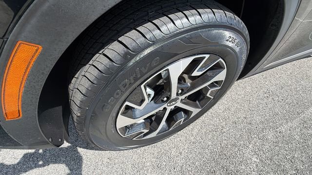 Used 2023 Kia Sportage EX image 9