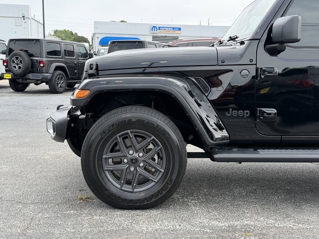 Used 2024 Jeep Gladiator Sport AWD/4WD image 9