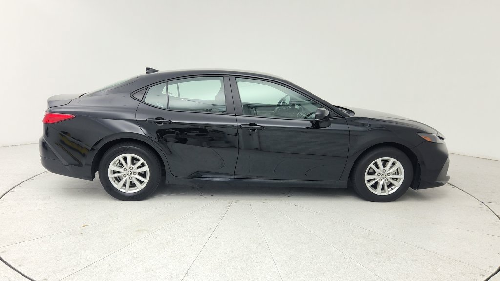 Used 2025 Toyota Camry LE FWD image 8
