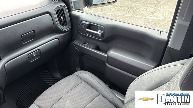 Used 2026 Chevrolet Silverado 2500 Custom w/ Custom Value Package AWD/4WD image 9