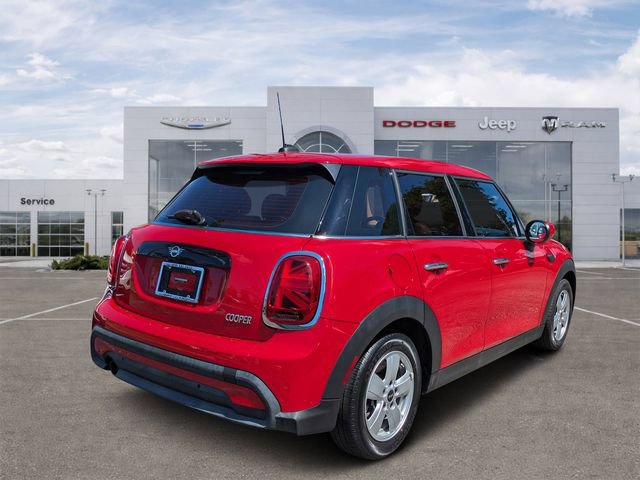 Used 2022 MINI Cooper 4-Door Hardtop w/ Storage Package FWD image 3