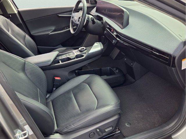 Used 2022 Kia EV6 Wind RWD image 17