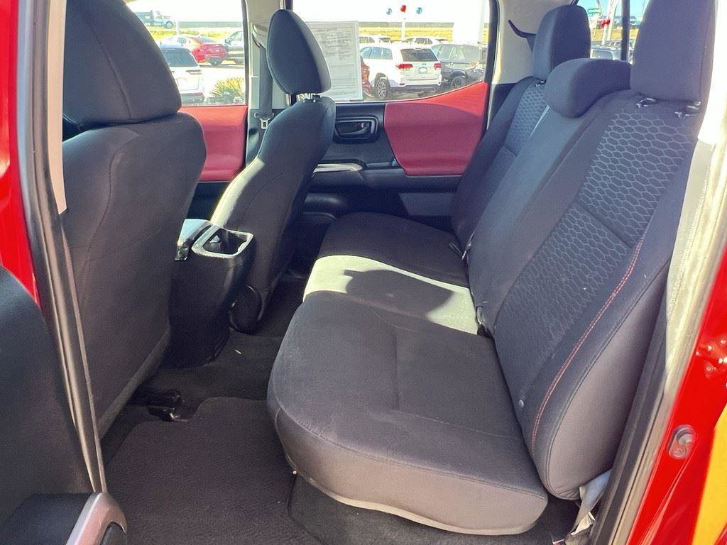 Used 2016 Toyota Tacoma SR5 image 34