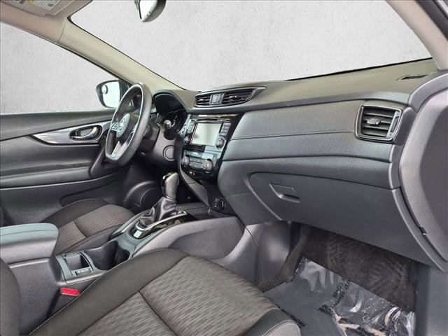 Used 2017 Nissan Rogue SV w/ SV Premium Package FWD image 22