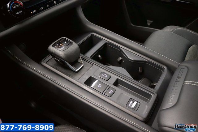 Used 2025 Nissan Pathfinder S image 18