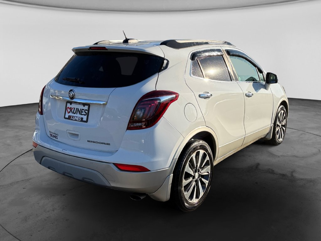 Used 2018 Buick Encore Essence FWD image 9