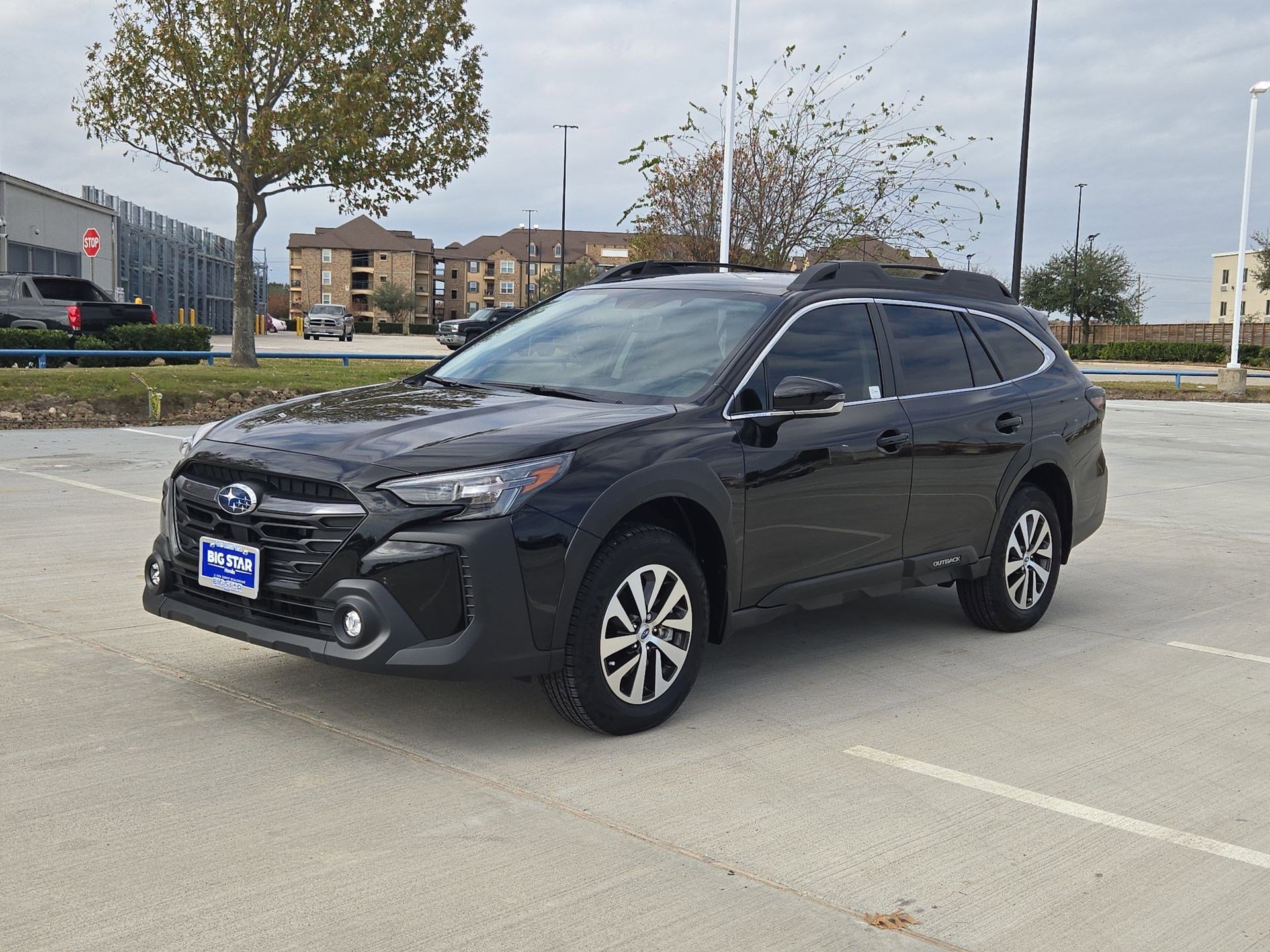 Used 2025 Subaru Outback Premium image 9