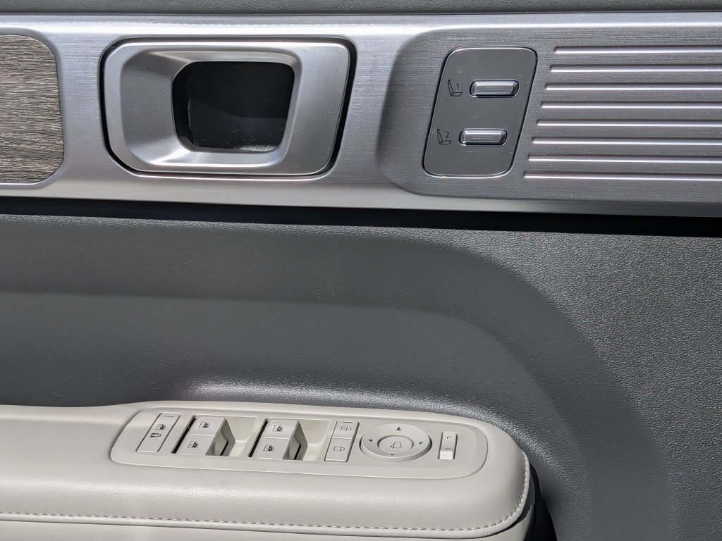 Used 2024 Hyundai Santa Fe Calligraphy FWD image 23
