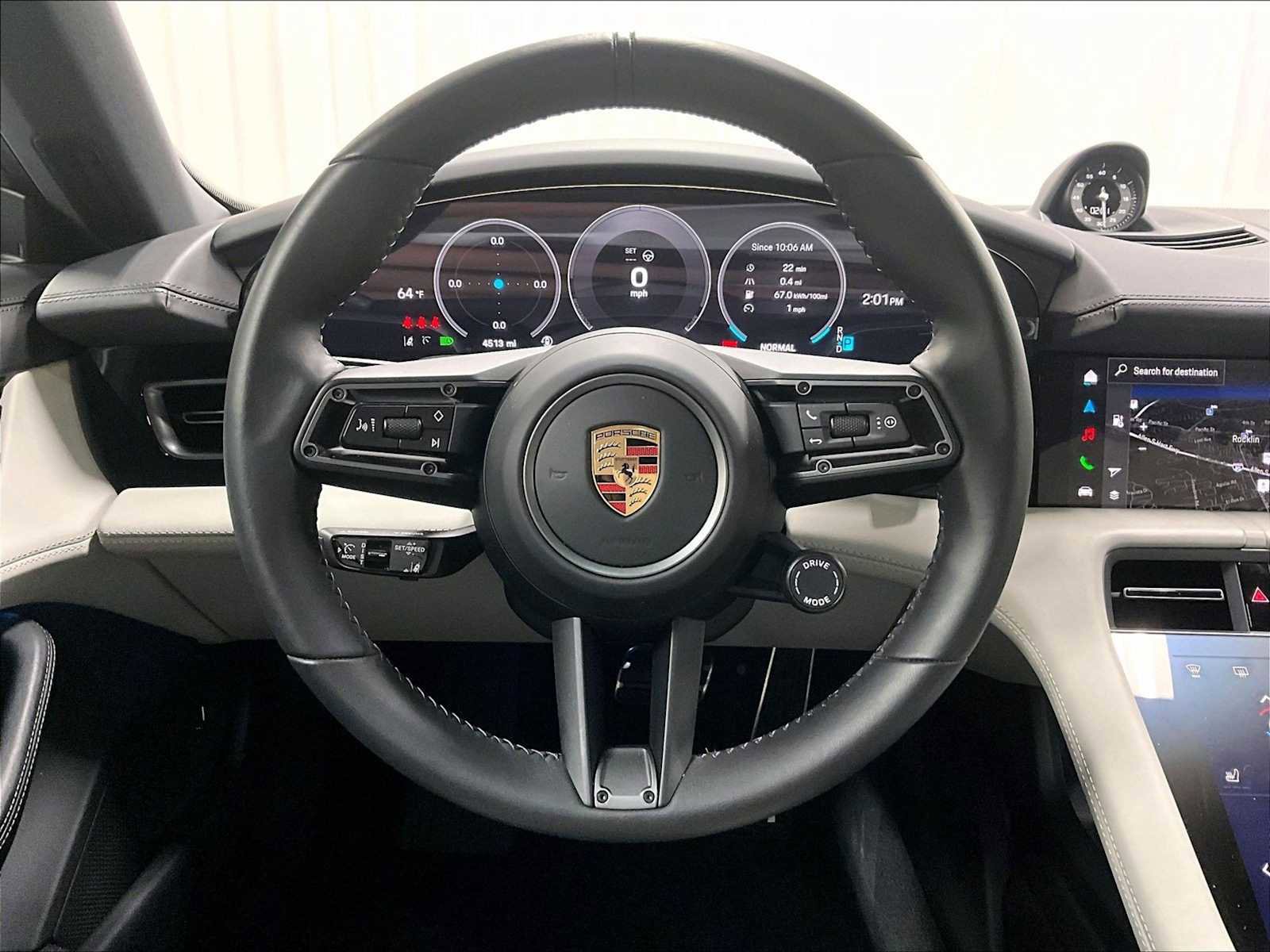 Used 2025 Porsche Taycan image 18