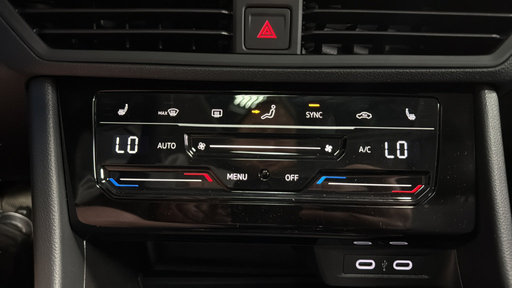 New 2026 Volkswagen Jetta SE FWD image 28