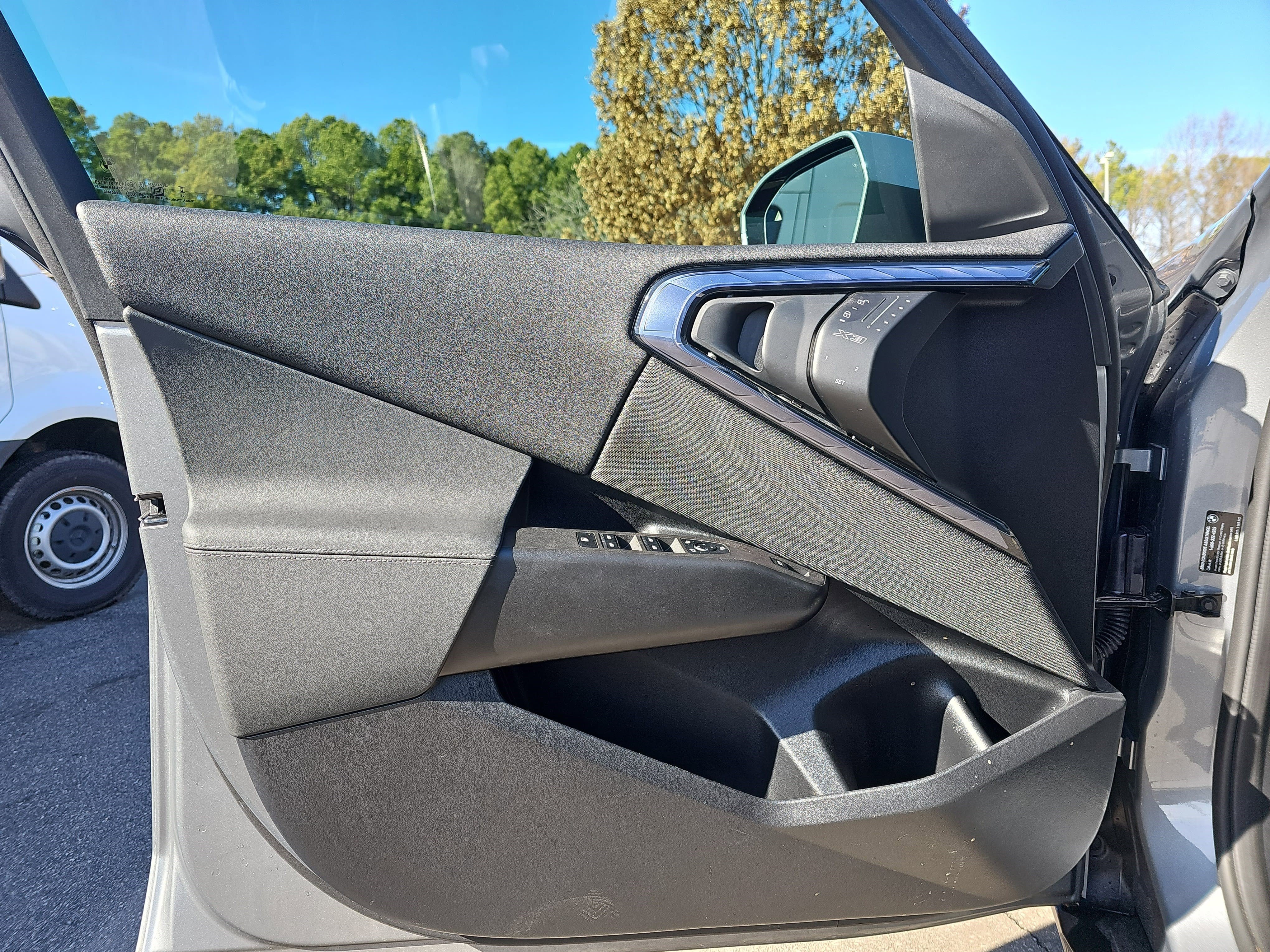 Certified 2025 BMW X3 xDrive30i w/ Premium Package image 28