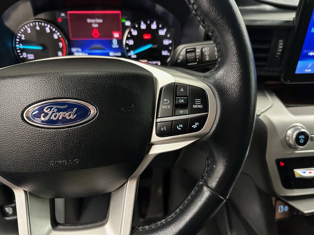 Used 2022 Ford Explorer XLT AWD/4WD image 16