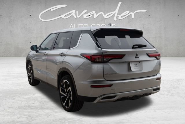 Used 2023 Mitsubishi Outlander SE image 5