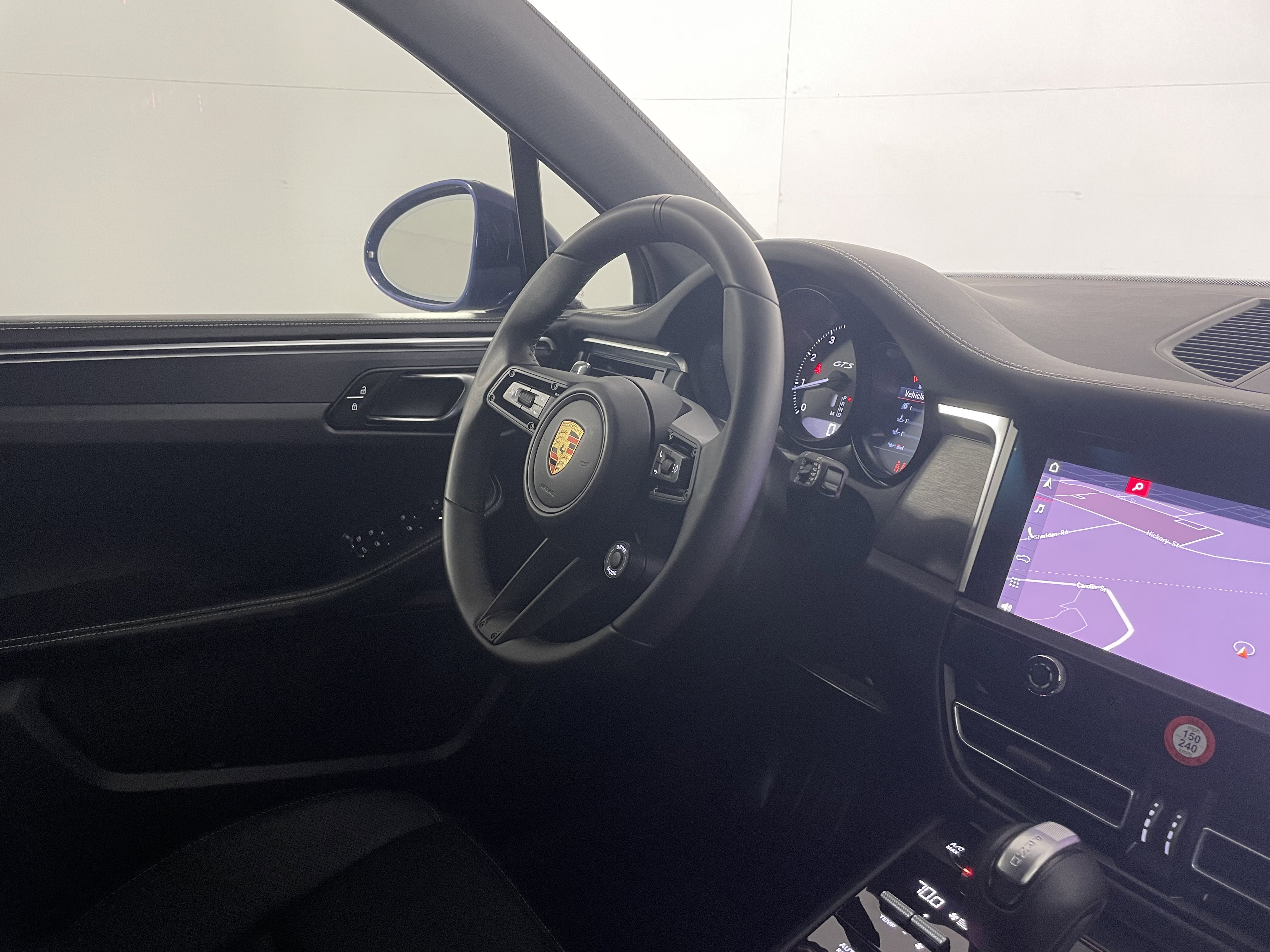 Certified 2024 Porsche Macan GTS image 12