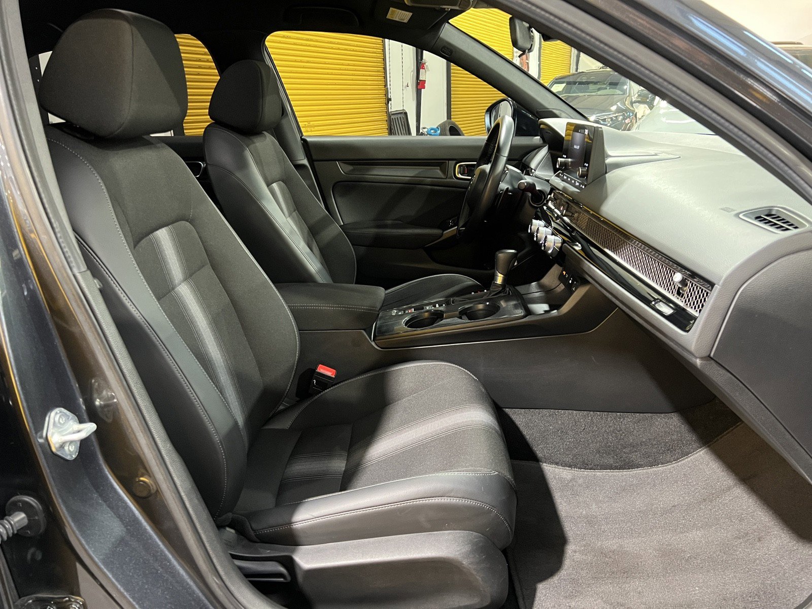 Used 2025 Honda Civic Sport image 15