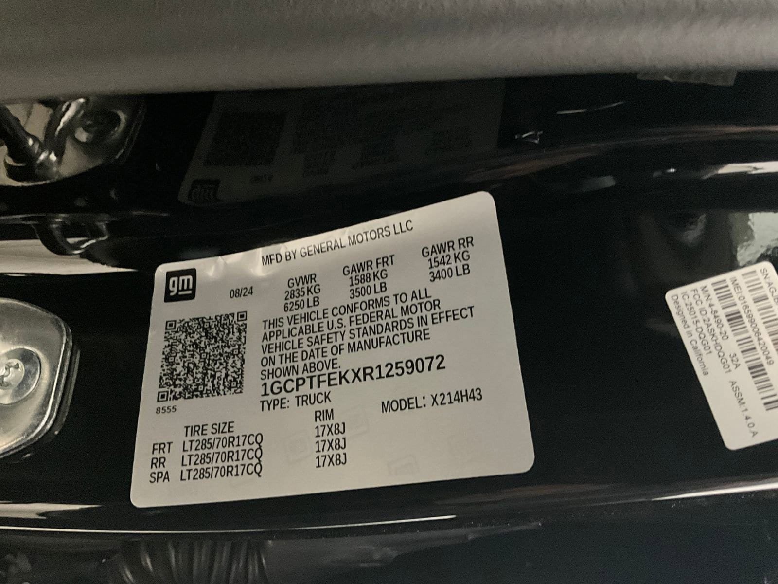 Used 2024 Chevrolet Colorado ZR2 w/ Technology Package AWD/4WD image 31