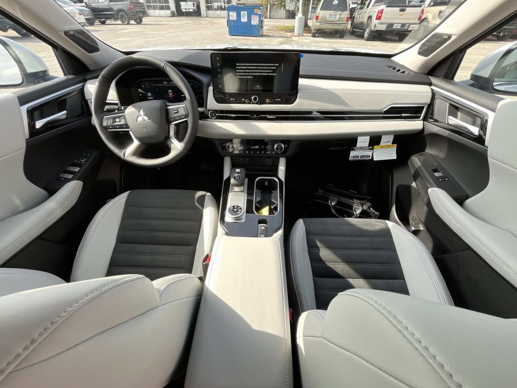 New 2026 Mitsubishi Outlander SE FWD image 18