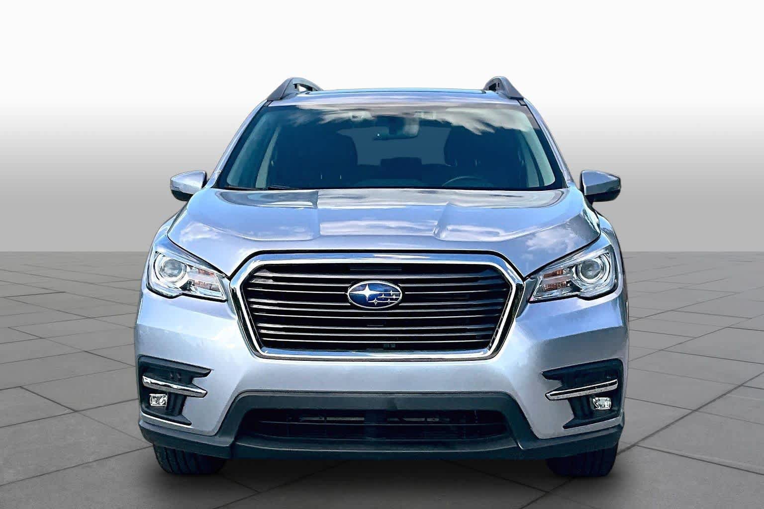 Used 2022 Subaru Ascent Limited w/ Technology Package AWD/4WD image 4