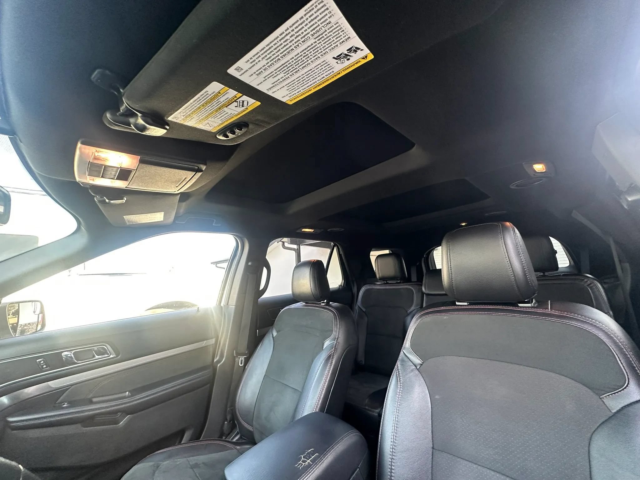Used 2018 Ford Explorer XLT w/ Equipment Group 202A FWD image 32