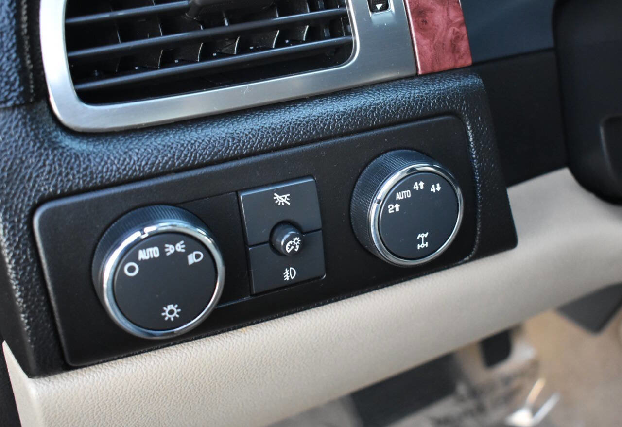 Used 2007 Chevrolet Silverado 1500 LTZ w/ Safety Package image 32