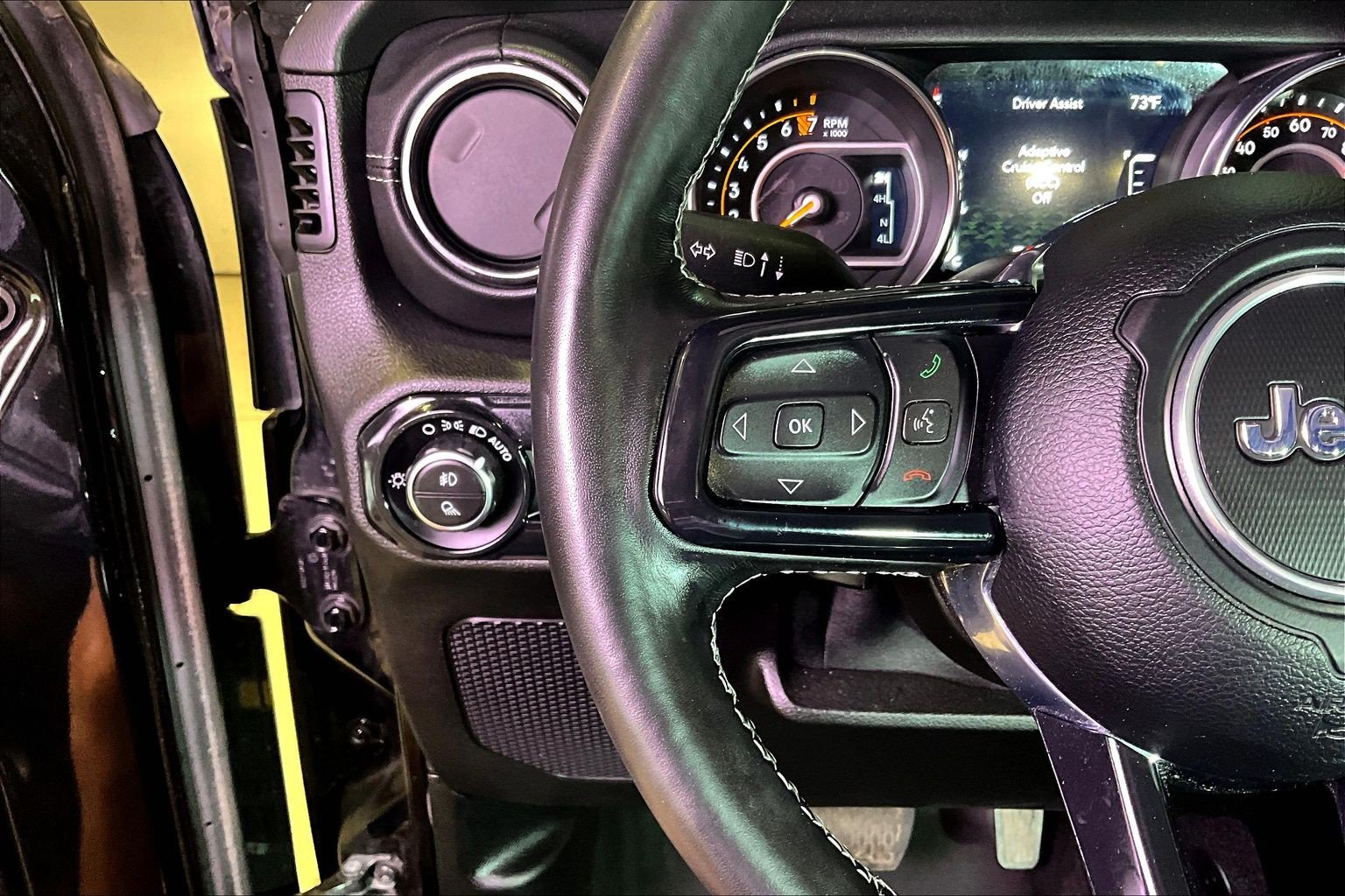 Used 2021 Jeep Gladiator Overland w/ Popular Equipment Package AWD/4WD image 13