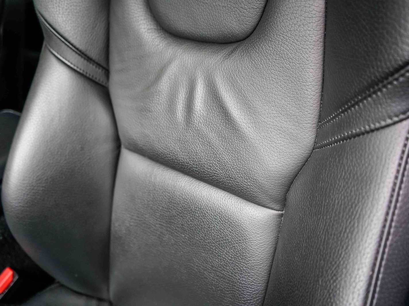 Used 2023 Volvo S60 B5 Plus w/ Climate Package image 11