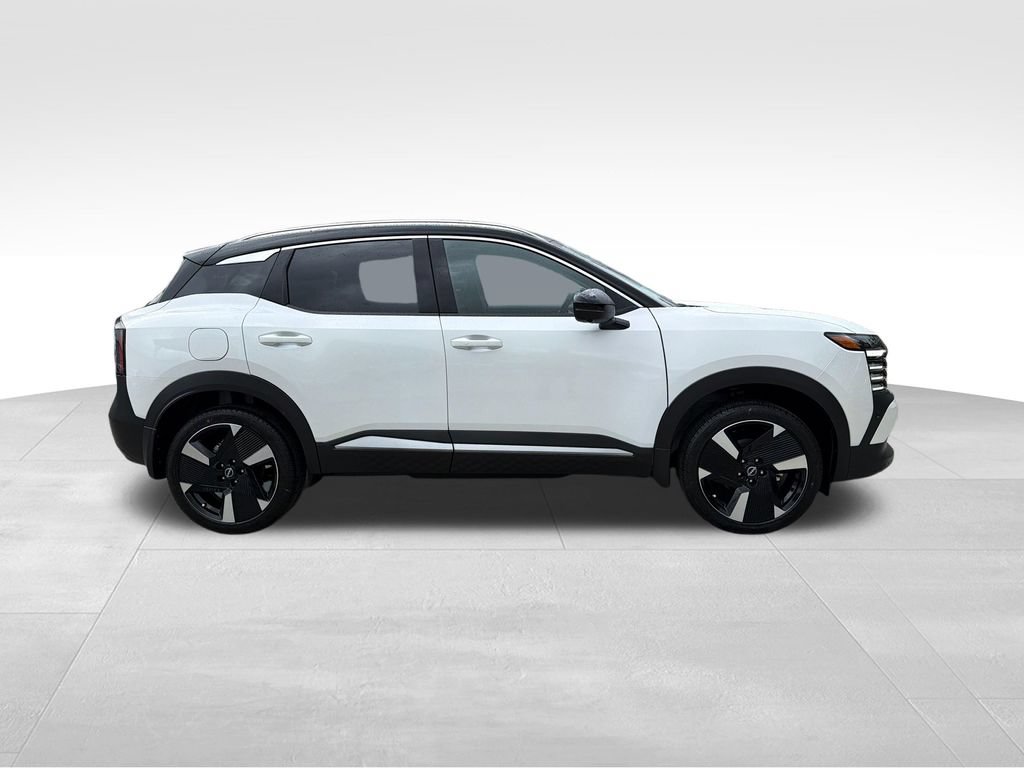 New 2026 Nissan Kicks SR w/ SR Premium Package FWD image 9