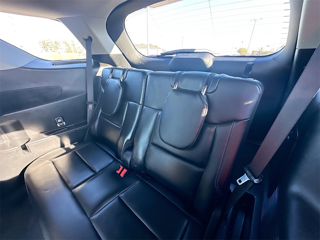 Certified 2023 Ford Explorer XLT w/ Equipment Group 202A image 4