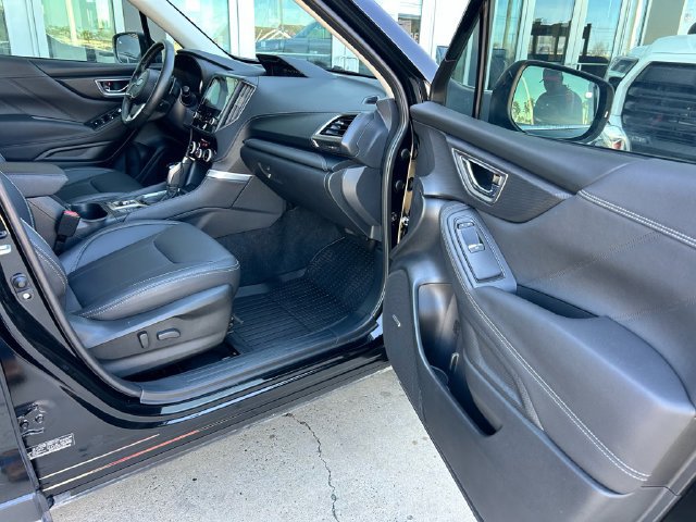 Used 2024 Subaru Forester Touring w/ POP Package 3 AWD/4WD image 17