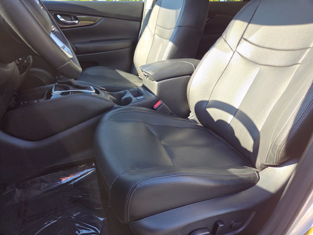 Used 2019 Nissan Rogue SL w/ Premium Package AWD/4WD image 30