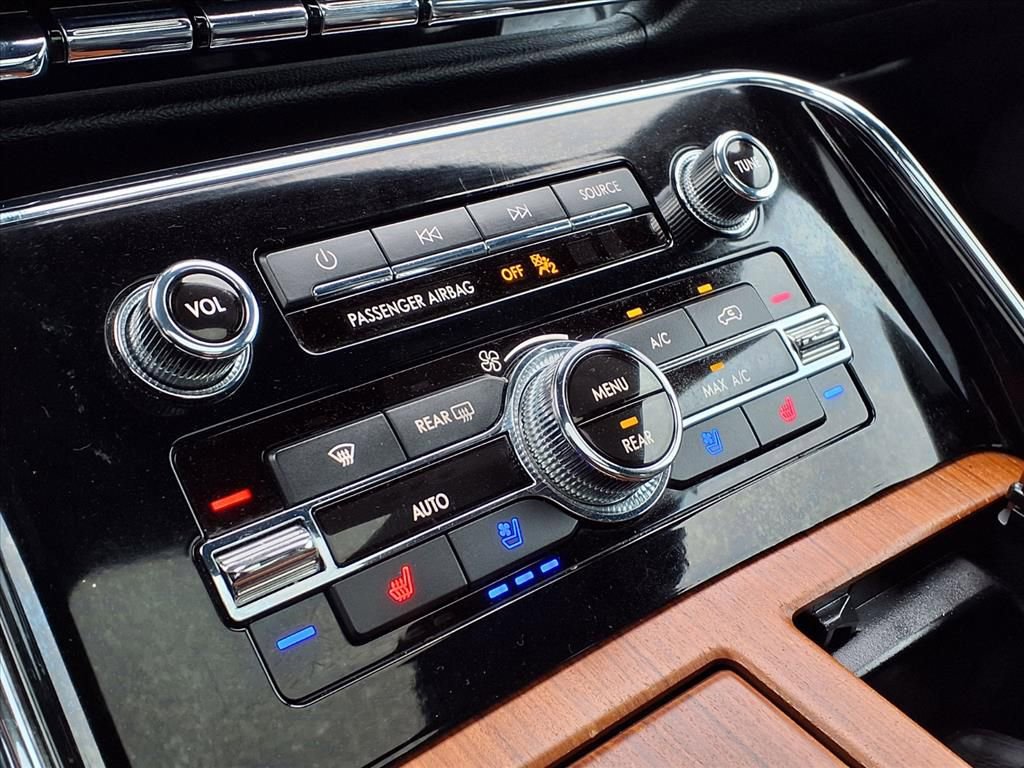 Used 2019 Lincoln Navigator Reserve AWD/4WD image 28