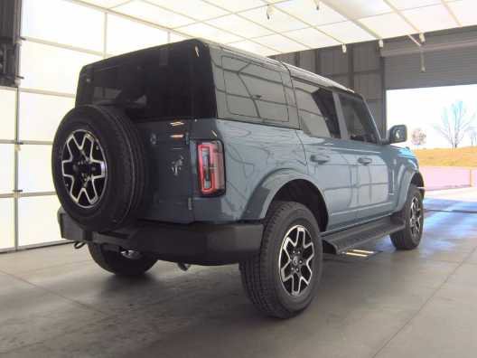 Used 2025 Ford Bronco Outer Banks image 4
