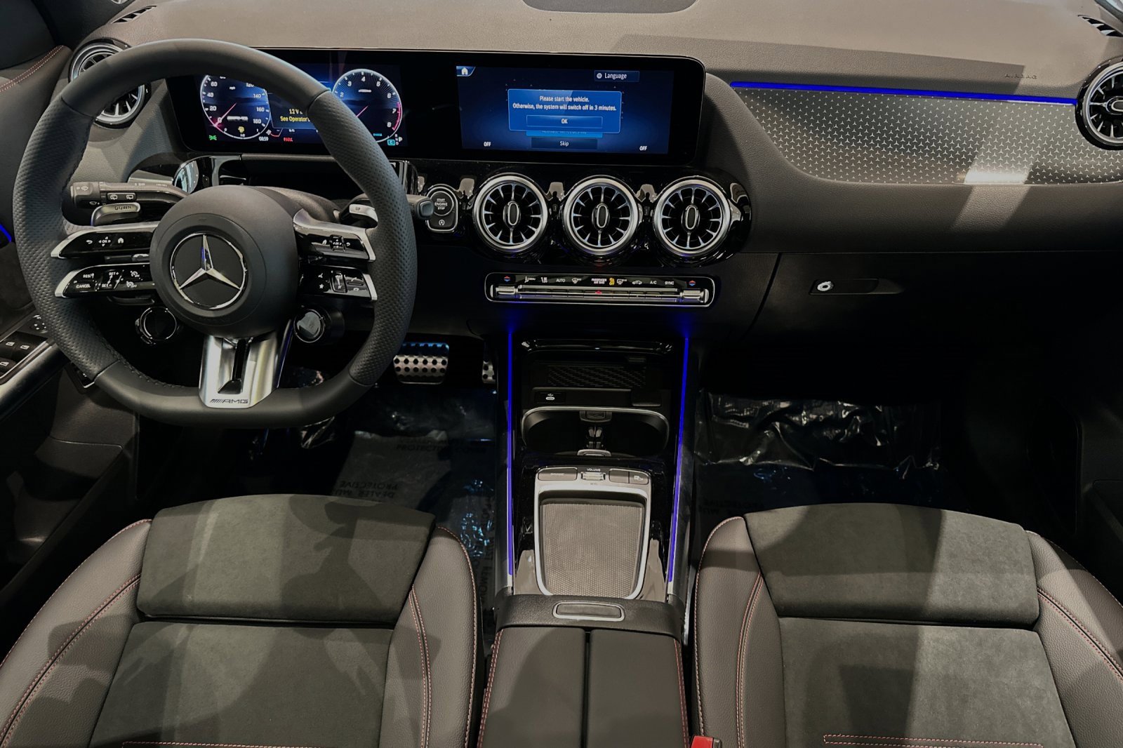 New 2025 Mercedes-Benz GLA 35 AMG 4MATIC image 13