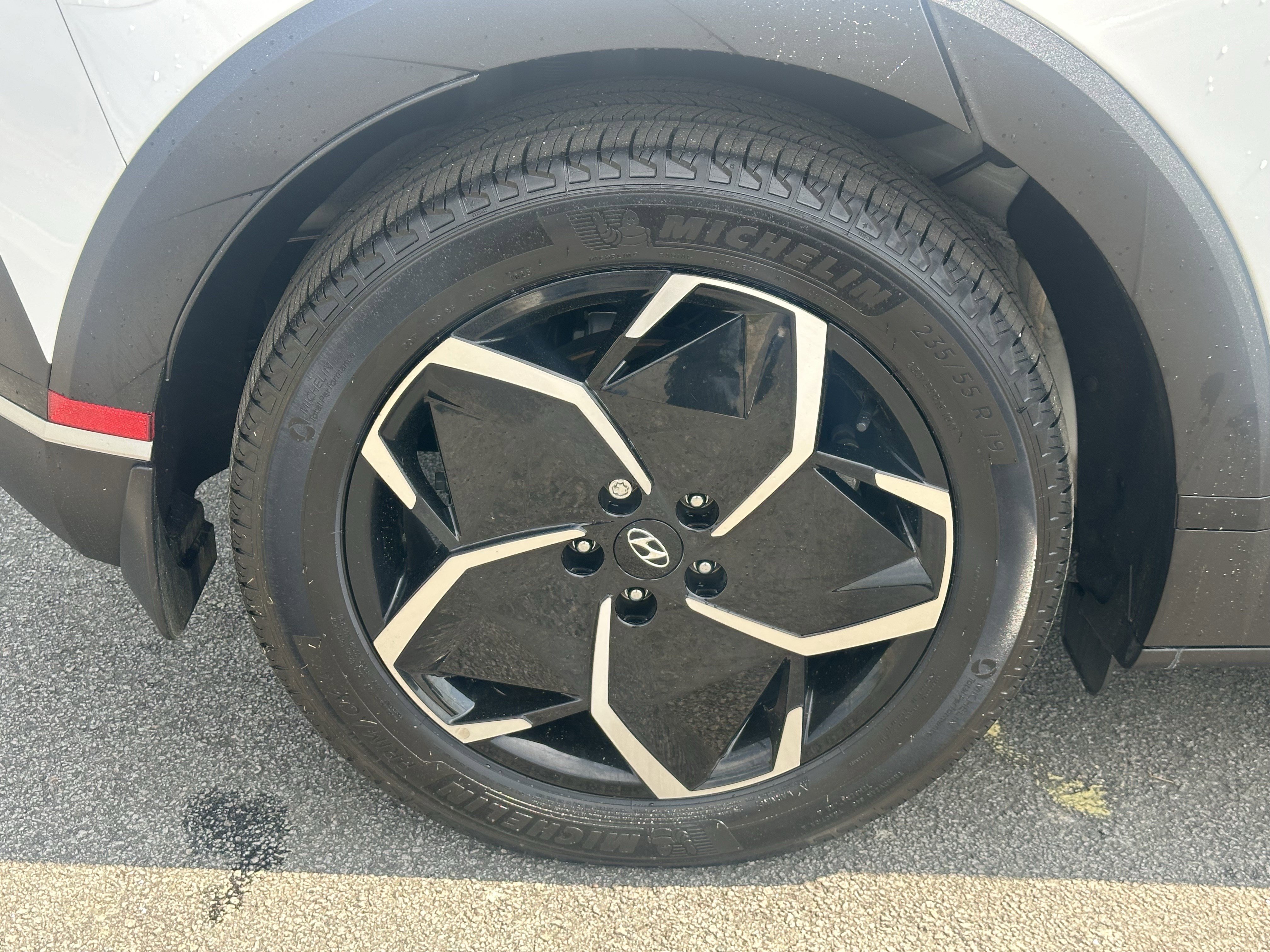 Used 2024 Hyundai Ioniq 5 SEL image 19