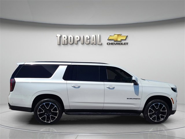 Used 2025 Chevrolet Suburban RST image 6