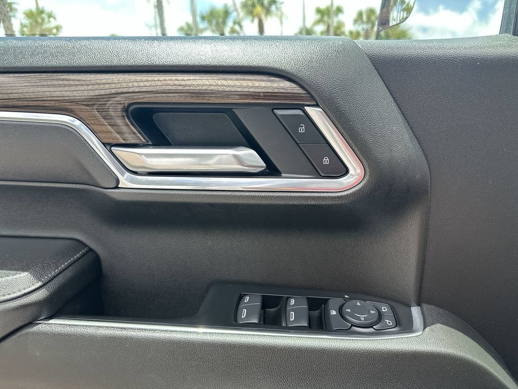 Used 2025 Chevrolet Silverado 1500 LT RWD image 22