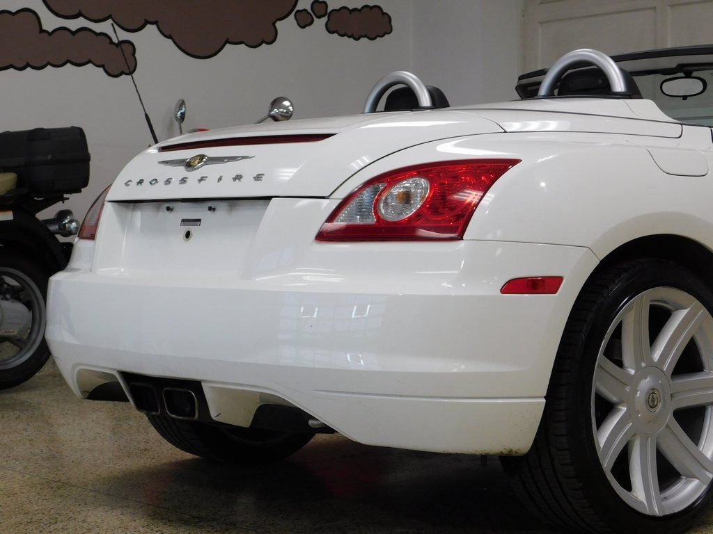 Used 2005 Chrysler Crossfire Limited RWD image 89