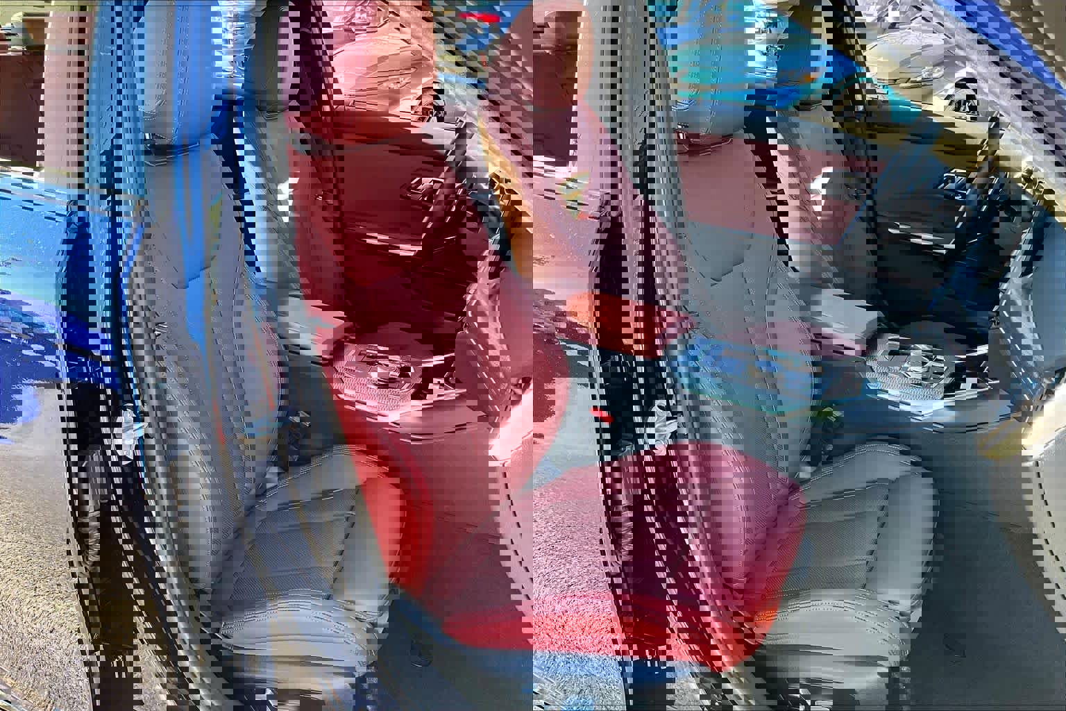 Used 2023 BMW 330e w/ M Sport Package image 8