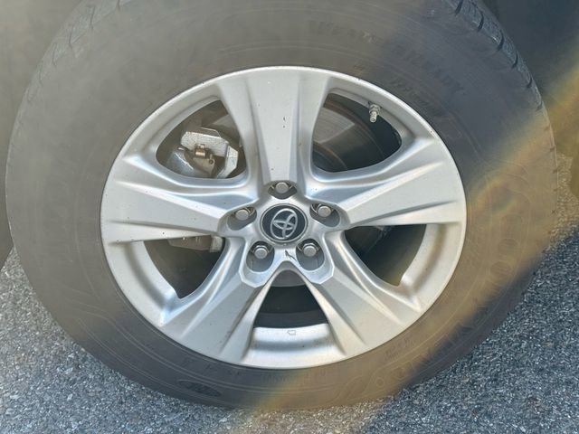 Used 2019 Toyota RAV4 XLE image 17