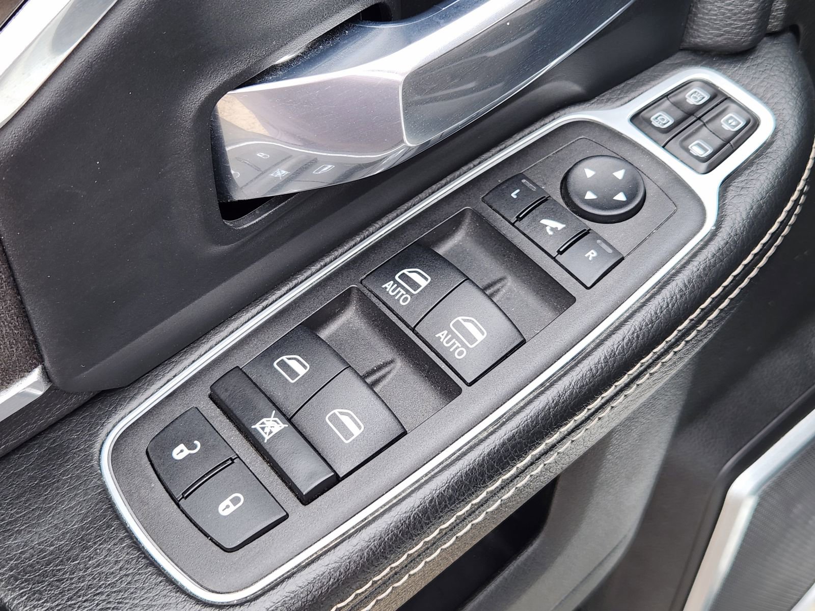 Used 2023 RAM 2500 Laramie AWD/4WD image 36