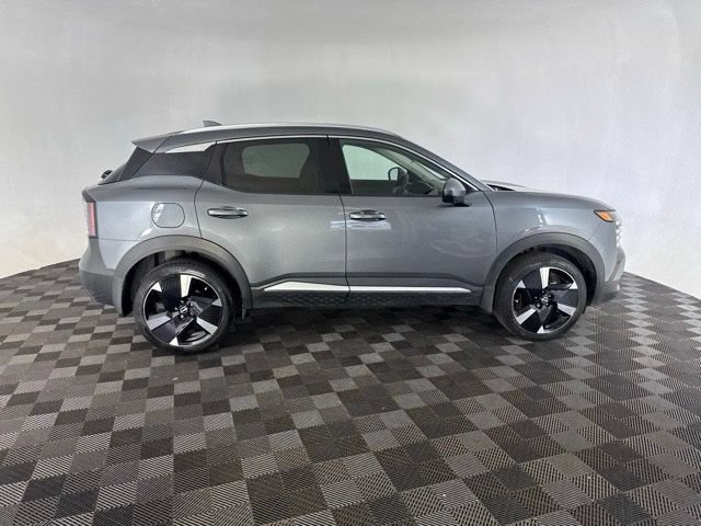 Used 2025 Nissan Kicks SR FWD image 5