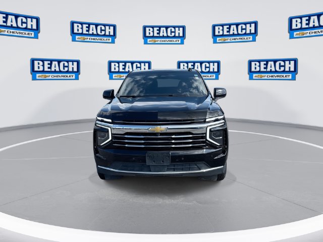 Used 2025 Chevrolet Suburban LT AWD/4WD image 3