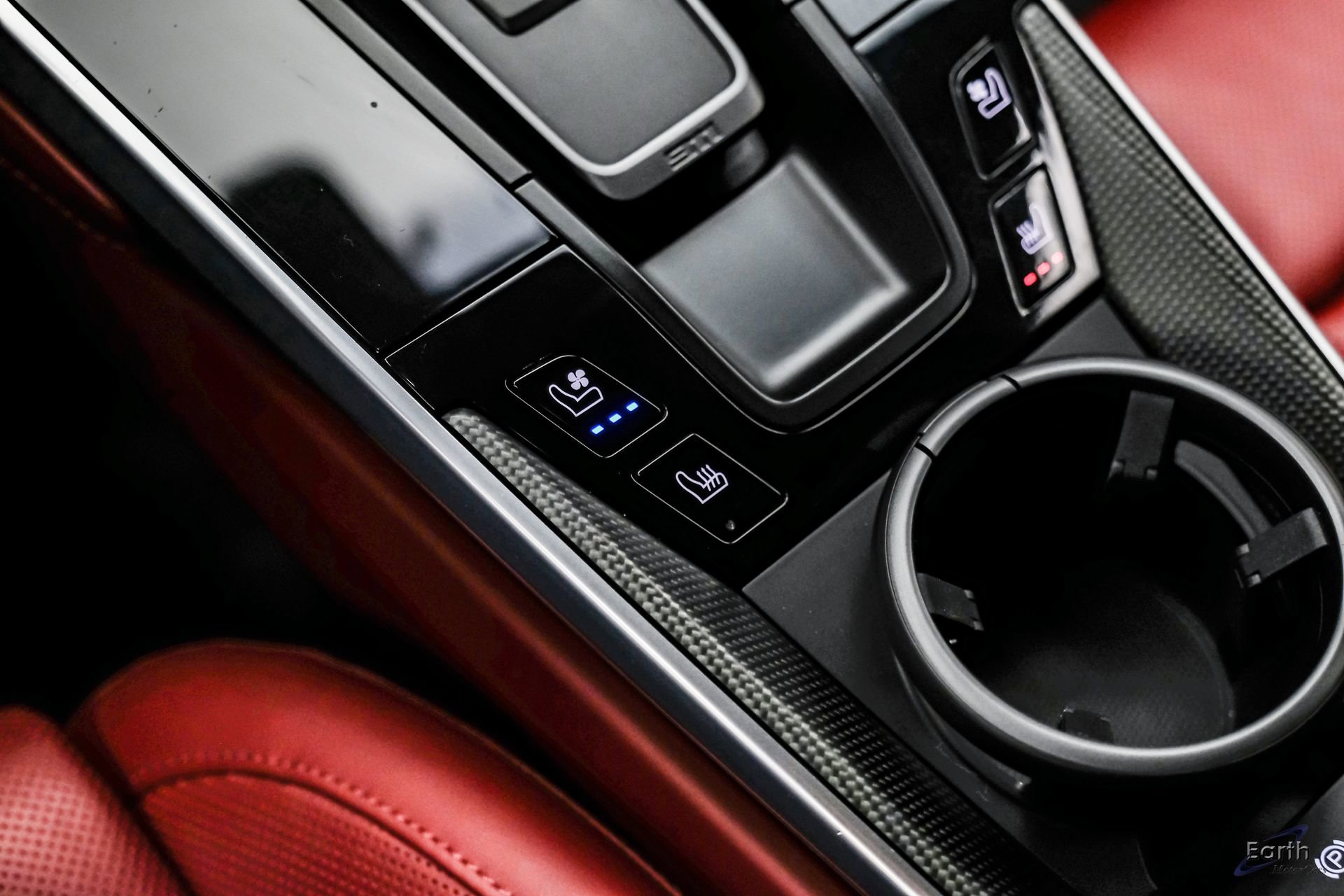 Used 2021 Porsche 911 Turbo image 62